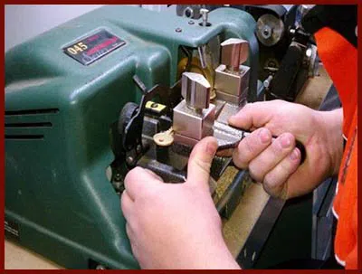 Locksmith Lock Store Chicago, IL 312-288-7671 Locksmith Lock Store Chicago, IL 312-288-7671 - 18-key-making